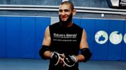 Khamzat Chimaev gick med Petr Yan och Rafael Fiziev i Tiger Muay Thai
