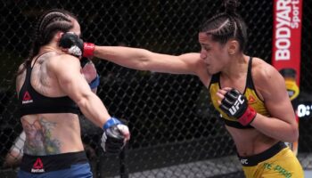 gloria-de-paula-treating-diana-belbita-fight-like-the-contender-jpg