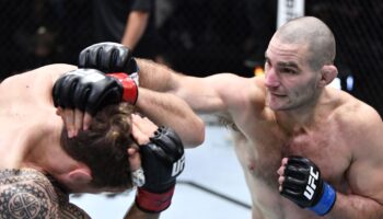 sean-strickland-takes-a-beating-but-still-beats-jack-hermansson-jpg