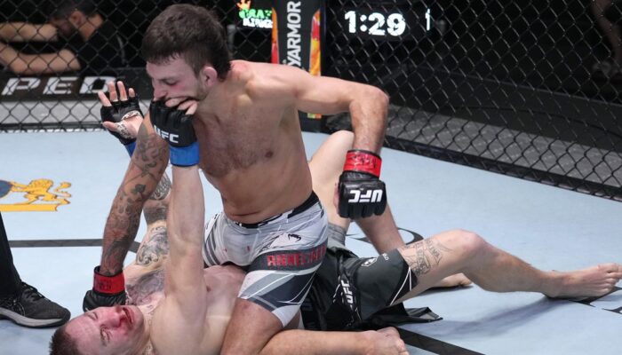 ufc-vegas-48-video-chad-anheliger-crushes-jesse-strader-with-jpg