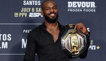 Jon Jones kan komma att slåss om den tillfälliga UFC-titeln i tungvikt