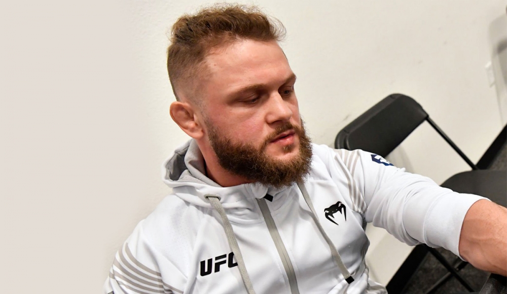Rafael Fiziev gjorde ett uttalande om att kampen i UFC ställdes in