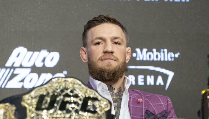 conor-mcgregor-teases-the-welterweights-to-return-as-triple-world-jpg