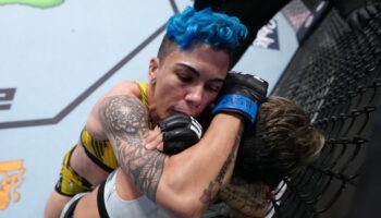 jessica-andrade-finishes-amanda-lemos-with-rare-standing-arm-triangle-choke-jpg