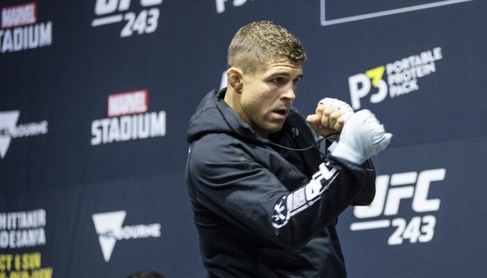 al-iaquinta-mum-on-retirement-talk-but-chances-slim-to-jpg