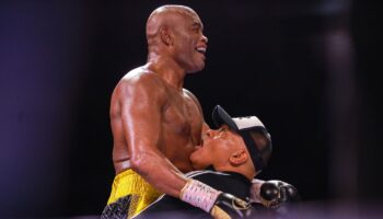 anderson-silva-gets-a-brutal-knockdown-but-bruno-machado-wins-jpg