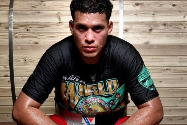 benavidez-kommer-tillbaka-i-november-promotorn-utnamnde-tre-riktiga-rivaler-jpg