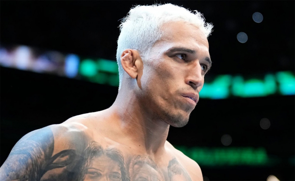 Charles Oliveira pede luta dupla ao UFC