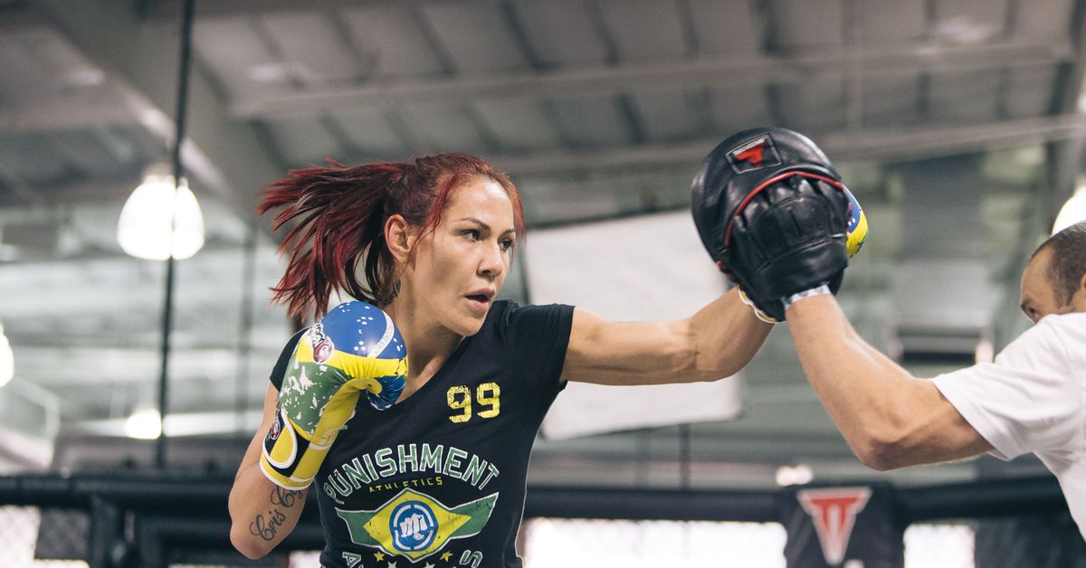 cris-cyborg-says-ronda-rouseys-fight-was-never-the-ufcs-jpg
