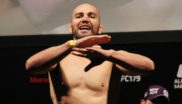 glover-teixeira-would-rather-watch-birds-sing-than-argue-over-jpg