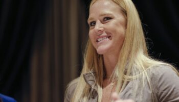 holly-holm-super-intrigued-by-a-return-to-boxing-for-jpg