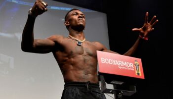 Israel Adesanya lovar att ta itu med Jared Kannonir lätt