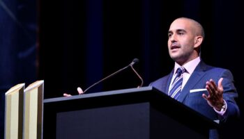 jon-anik-breaks-down-resumes-between-under-appreciated-charles-oliveira-jpg