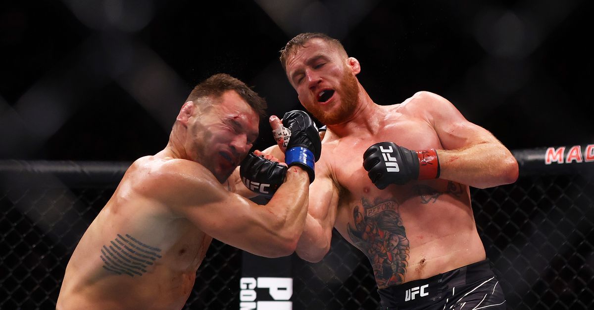 morning-report-justin-gaethje-issues-warning-to-charles-oliveira-hes-jpg