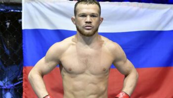 Petr Yan afklarede situationen med det russiske flag i UFC