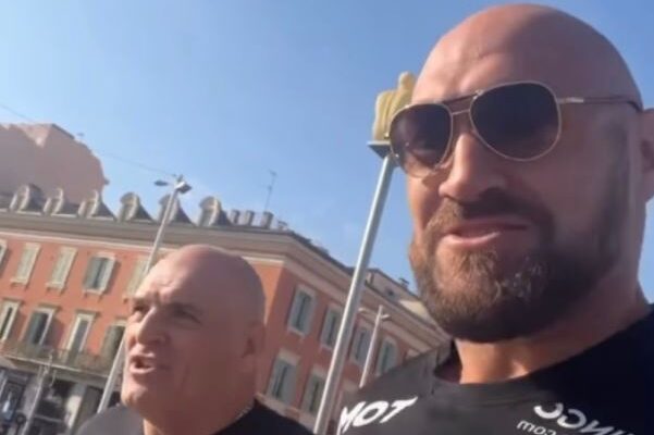 tyson-and-john-fury-showed-how-they-fight-a-tough-jpg