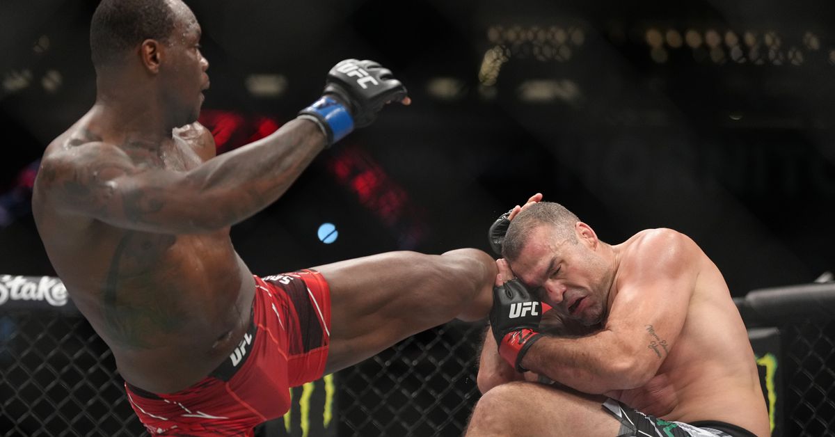 ufc-274-saint-preux-wins-split-decision-in-a-disappointing-jpg