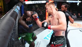 alexander-volkov-defends-herb-deans-stoppage-against-jairzinho-rozenstruik-but-jpg