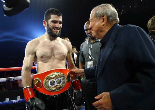 beterbiev-kan-vaere-den-beste-lett-tungvekteren-i-boksehistorien-jpg