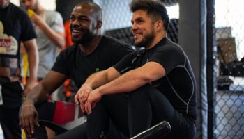 Henry Cejudo revela la única forma de vencer a Jon Jones