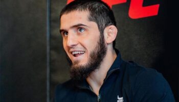 Islam Makhachev svarade Charles Oliveira