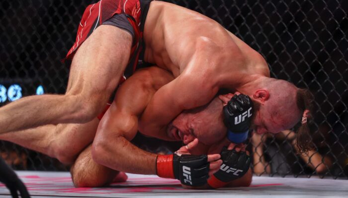 jiri-prochazka-finishes-glover-teixeira-with-a-stunning-submission-in-jpg
