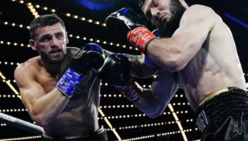 joe-smith-kommenterade-for-forsta-gangen-nederlaget-mot-beterbiev-png