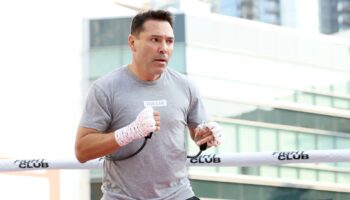 oscar-de-la-hoya-glad-he-didnt-come-back-to-jpg