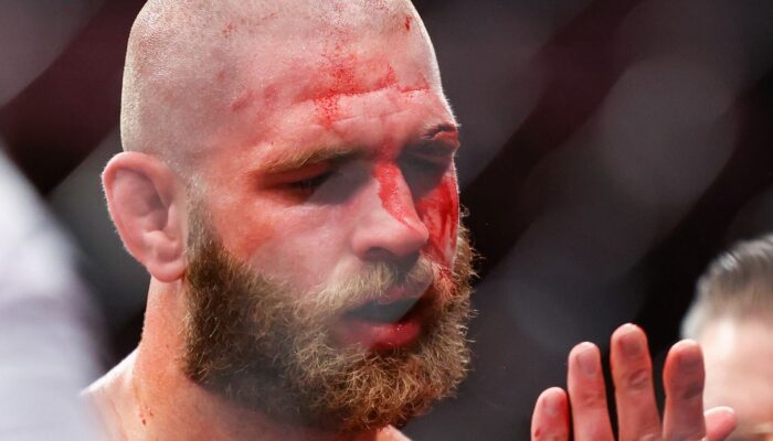 ref-marc-goddard-explains-jiri-prochazkas-taps-during-ufc-275-jpg