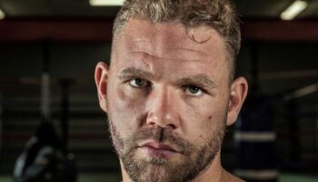 saunders-came-into-the-hall-there-is-a-hint-when-jpg