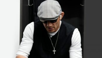 Tony Ferguson tilltalar fansen