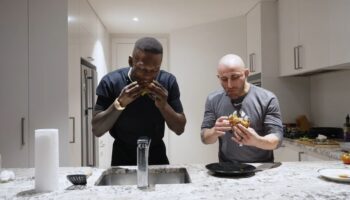 video-israel-adesanya-and-alexander-volkanovski-team-up-to-make-jpg