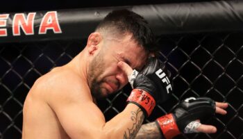 abc-modifies-rules-for-eye-poke-timeouts-and-neoprene-sleeves-jpg