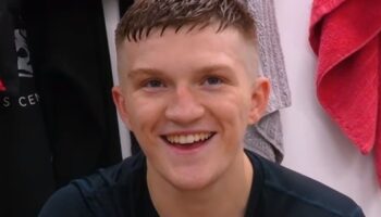 hatton-slog-ner-sin-son-och-sadar-sag-bara-jpg