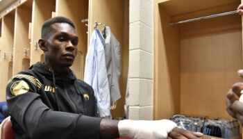 israel-adesanya-believes-alex-pereira-is-riding-his-coattails-to-jpg