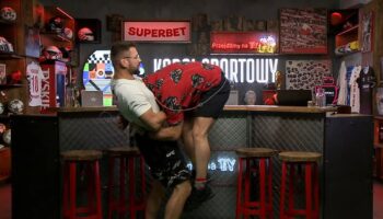 missed-fists-mateusz-gamrot-puts-tight-choke-on-polish-host-jpg