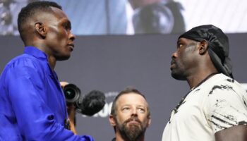 video-israel-adesanya-and-jared-cannonier-refusing-to-shake-hands-jpg