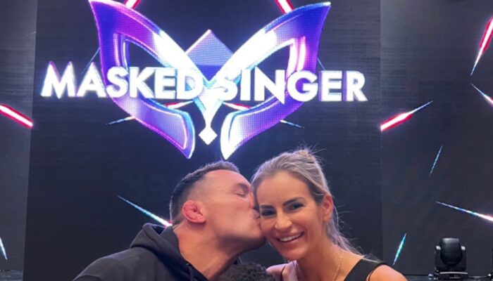 video-michael-chandler-performs-britney-spears-song-on-the-masked-jpg