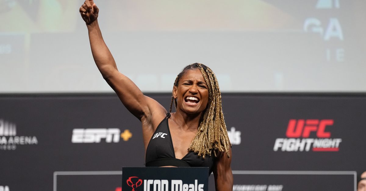 angela-hill-to-fight-emily-ducote-at-dec-3-ufc-jpg