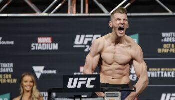 dan-hooker-vs-claudio-puelles-brad-riddell-and-renato-moicano-jpg
