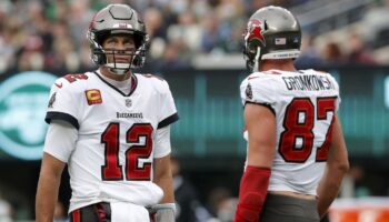 dana-white-reveals-he-orchestrated-deal-to-bring-tom-brady-jpg