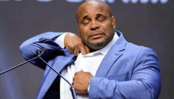 Daniel Cormier apologizes for drinking