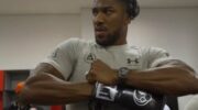 how-usyk-and-joshua-chose-gloves-for-the-fight-guess-jpg
