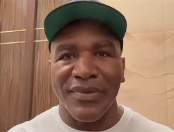 who-is-the-best-in-history-usyk-or-holyfield-evander-jpg