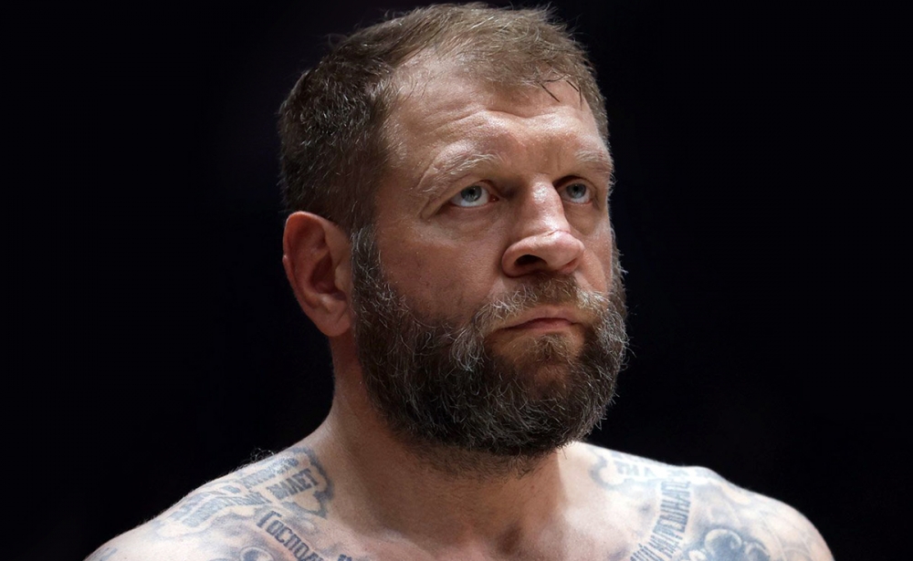 Alexander Emelianenko assinou um contrato para uma nova luta