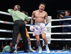 jesse-lomachenko-will-have-one-more-fight-before-the-end-jpg