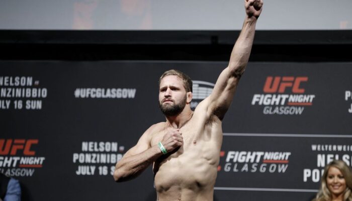 bobby-nash-a-former-fighter-in-the-ufc-signs-a-jpg