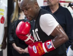 coming-soon-to-battle-45-year-old-mayweather-briskly-works-out-on-png