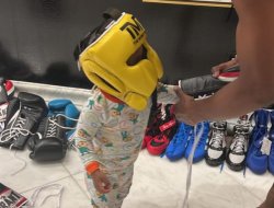 grandfather-mayweather-teaches-boxing-to-grandson-cute-video-jpg