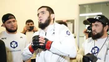 hot-tweets-charles-oliveiras-all-time-stakes-against-islam-makhachev-at-jpg
